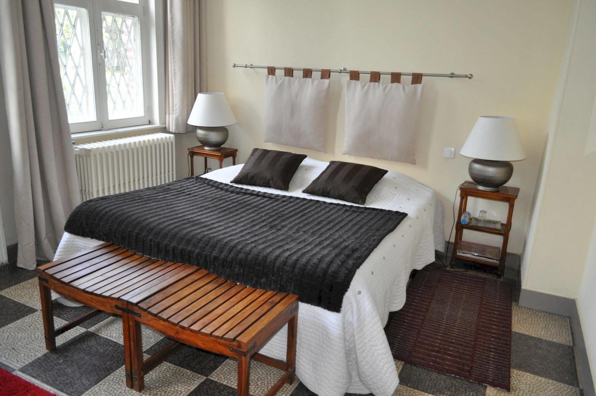 Le Chateau Des Ormes Bed & Breakfast Lambersart Exterior photo