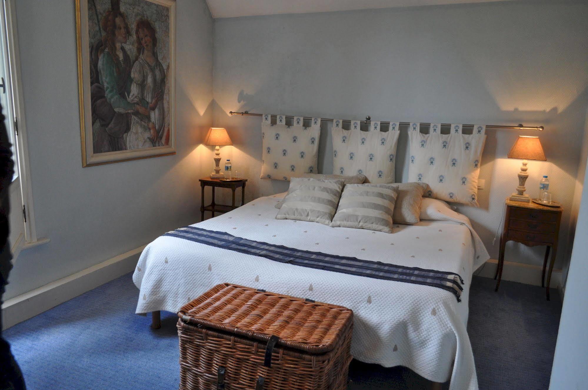 Le Chateau Des Ormes Bed & Breakfast Lambersart Exterior photo